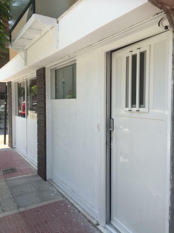 Loutraki Hostel Exteriör bild