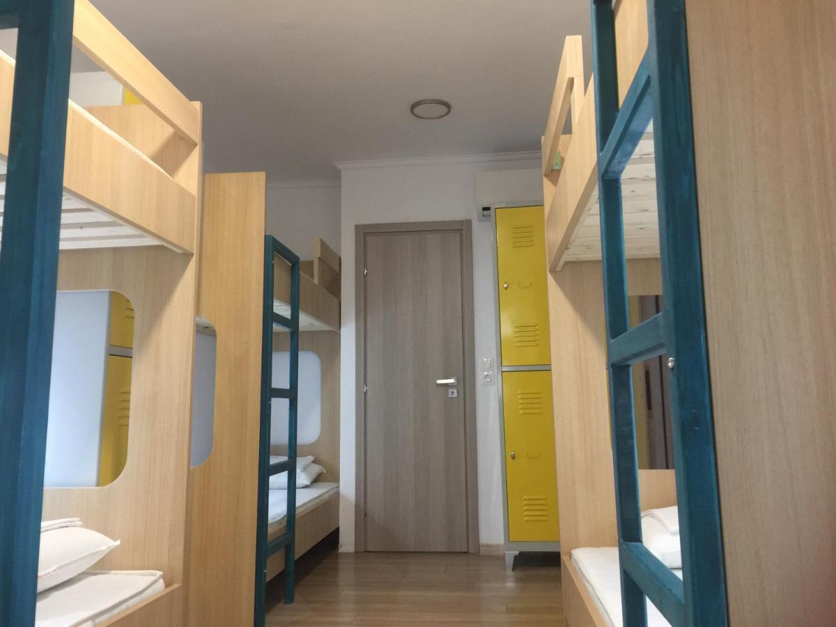 Loutraki Hostel Exteriör bild